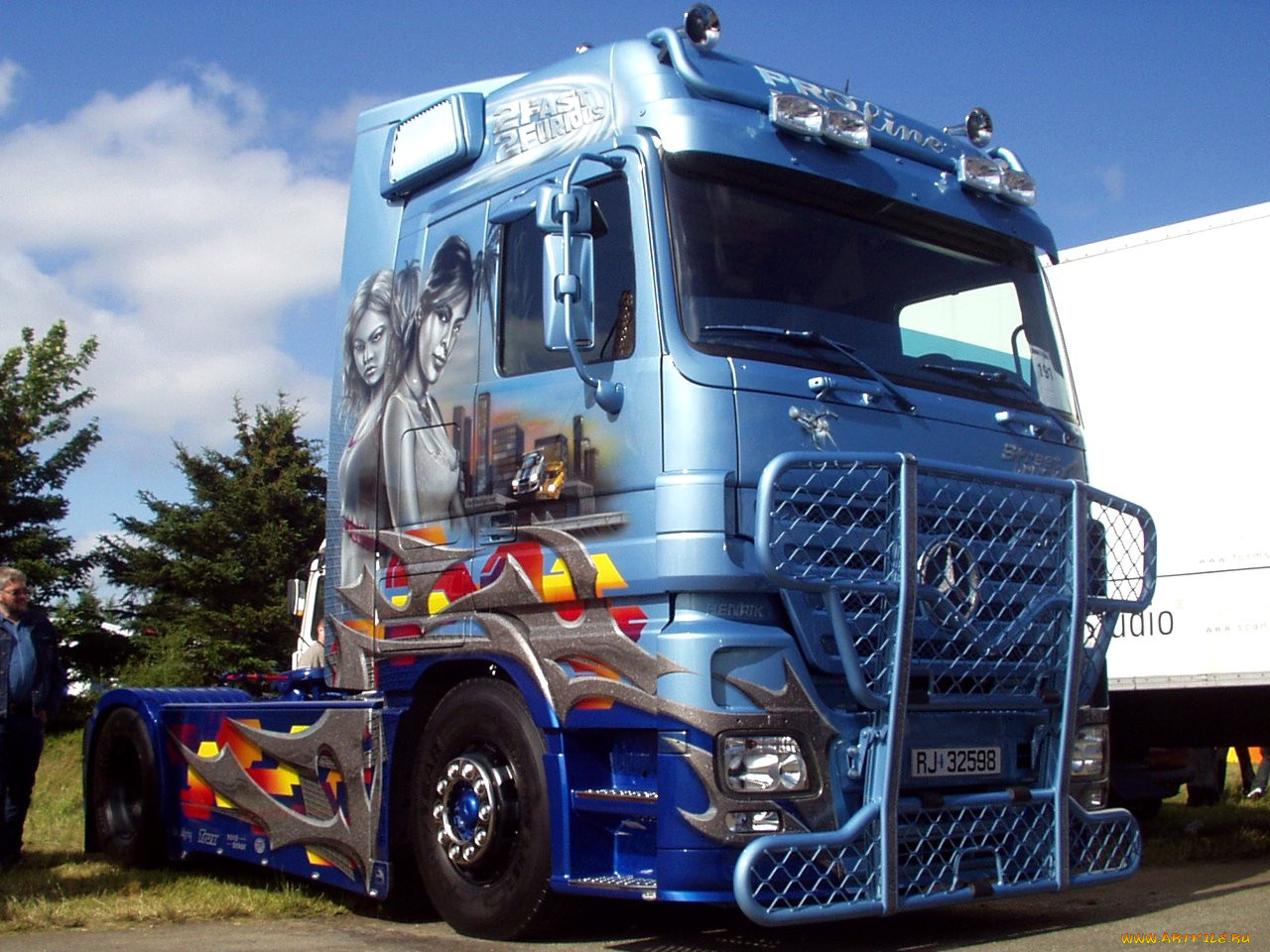 , mercedes, trucks